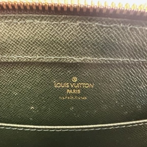 Louis Vuitton Tiga Baikal Clutch - Picture 3 of 13